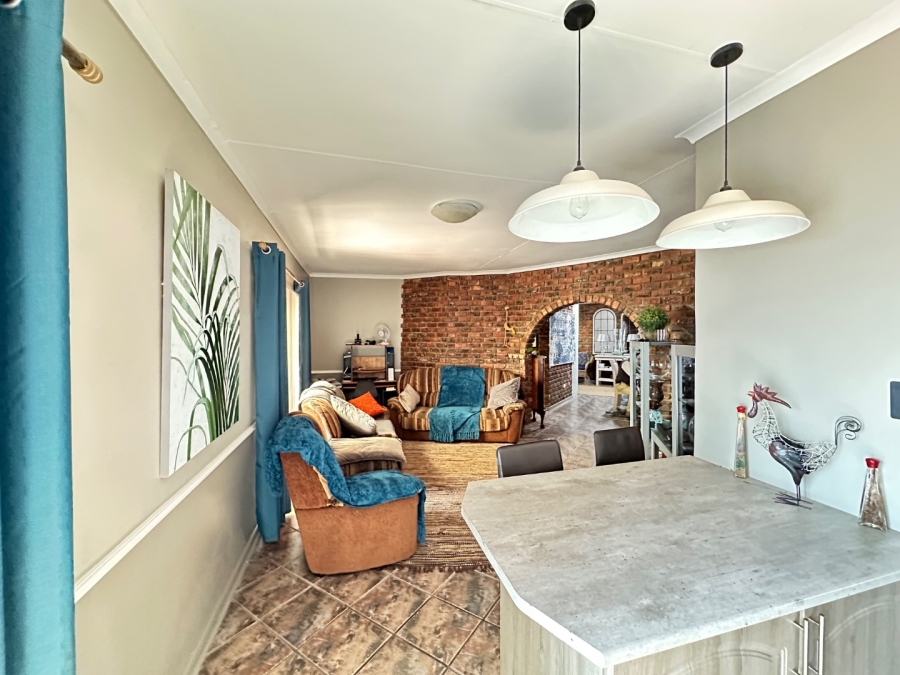 6 Bedroom Property for Sale in Heiderand Western Cape
